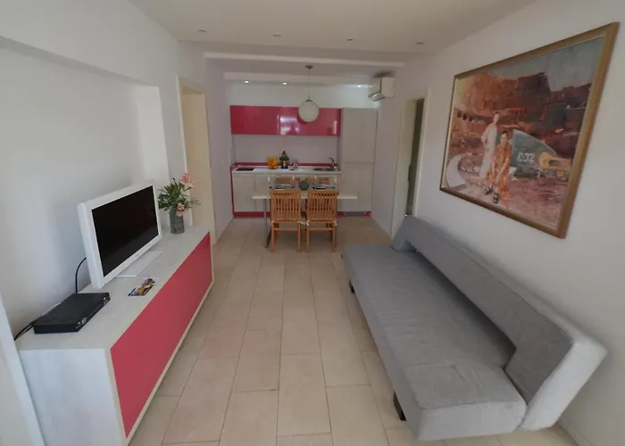 Apartments Karmen Maria